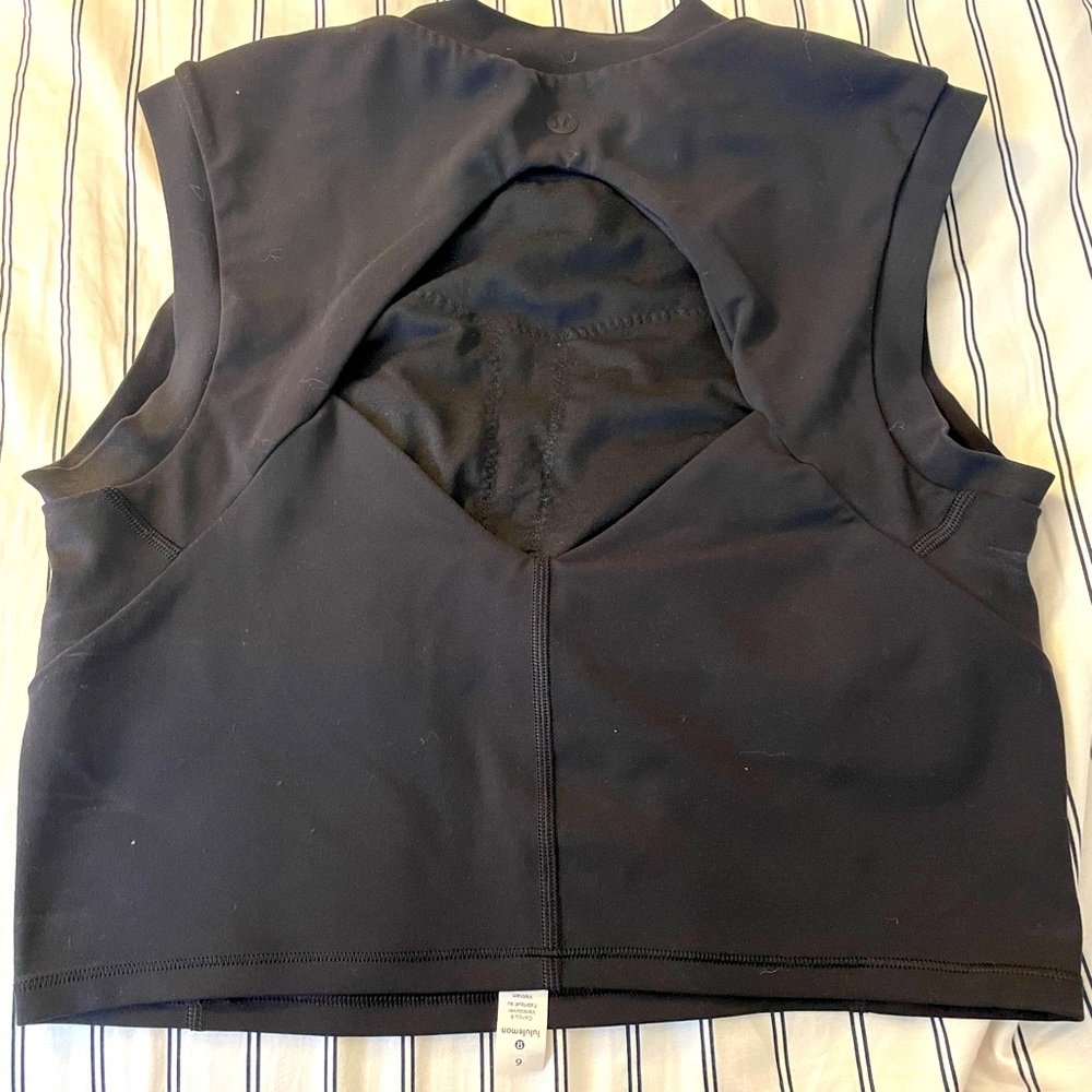 Lulu lemon top black